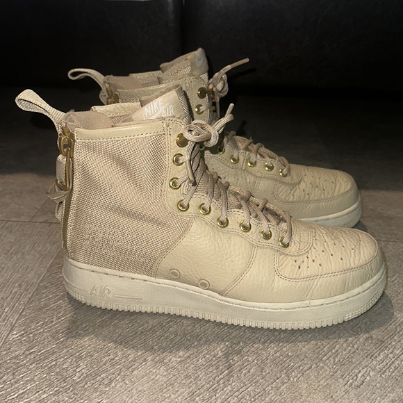 Air Force One SF Mid - Picture 5 of 11